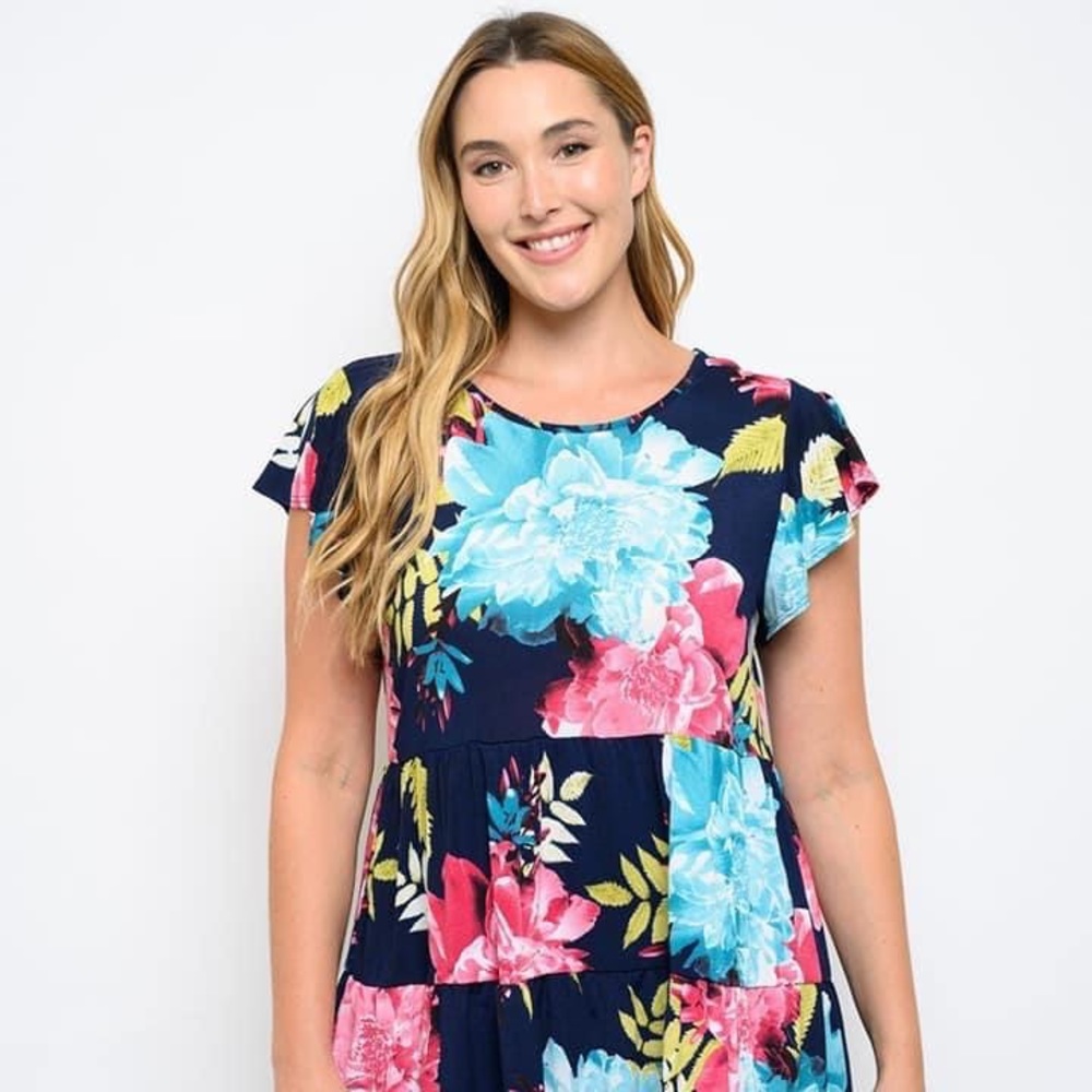 New Junior's Cute Boutique Blue floral top